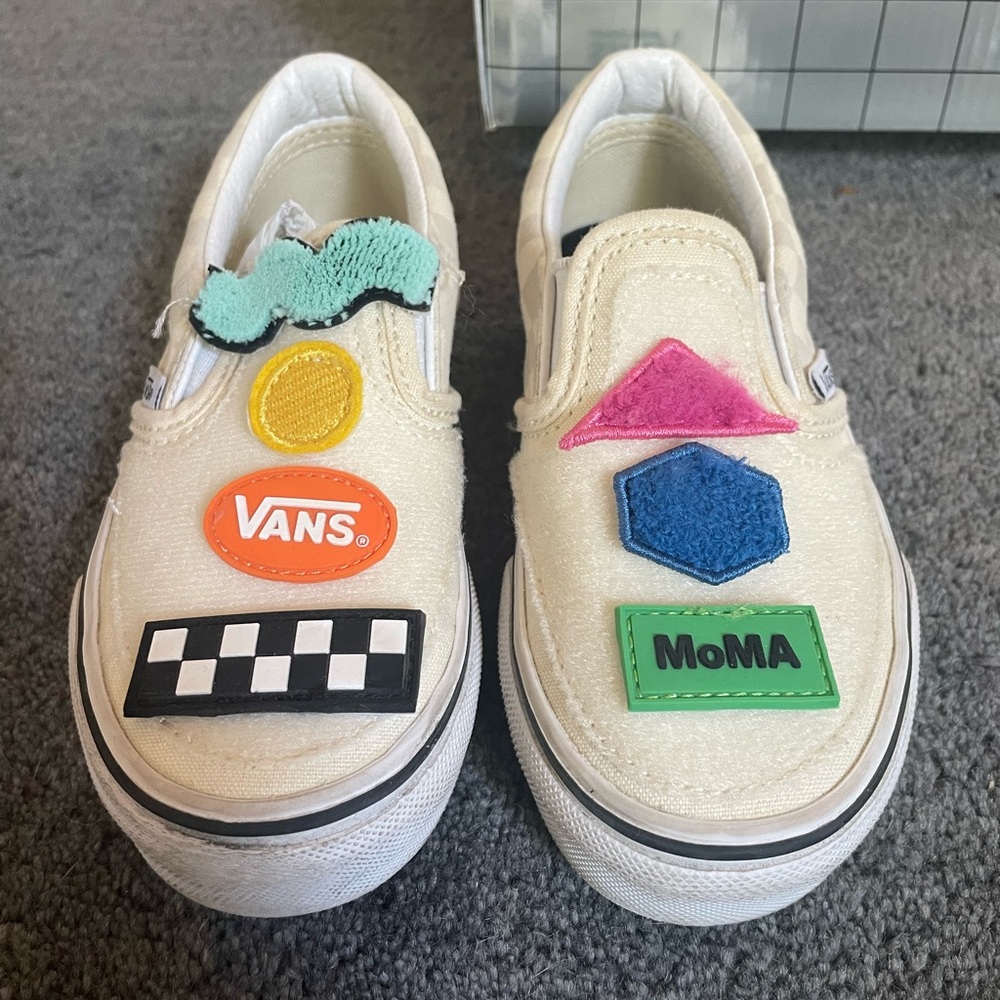 Authentic VANS MoMA Classic Slip-On Size US Kids 11 - EUC - in box